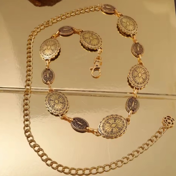 Anthropologie Jewelry - Vintage Elegant Gold Belt